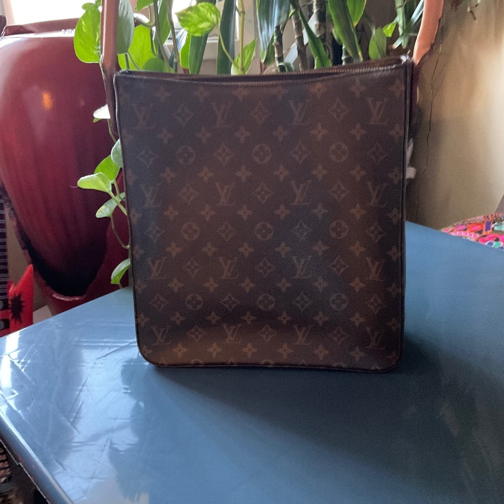 Louis Vuitton Messenger Bag